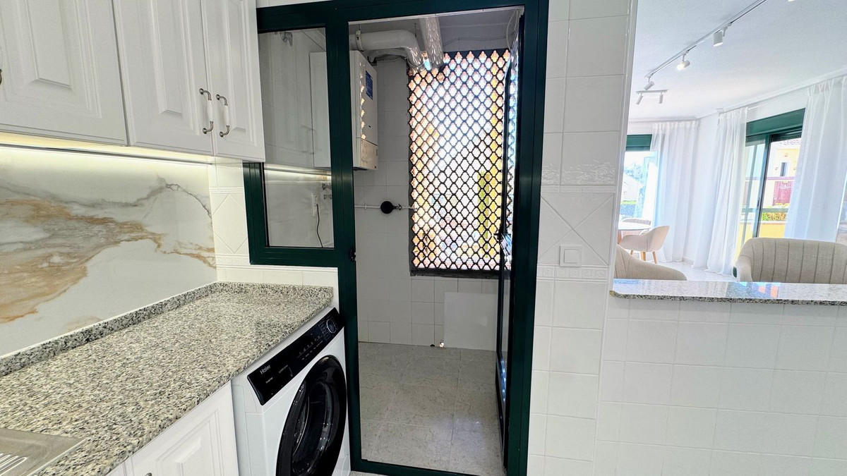 Se vende Apartamento Planta Baja de 2 dormitorios en Costa Blanca, Alicante, España