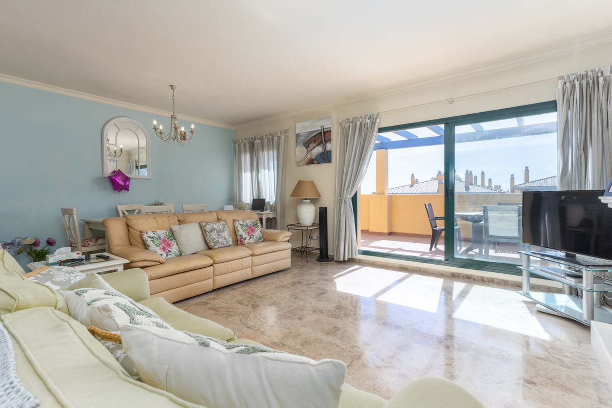 3 Bed Apartment for sale in San Pedro De Alcántara Costa Del Sol, Málaga, Spain