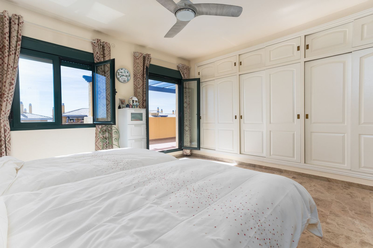 3 Bed Apartment for sale in San Pedro De Alcántara Costa Del Sol, Málaga, Spain