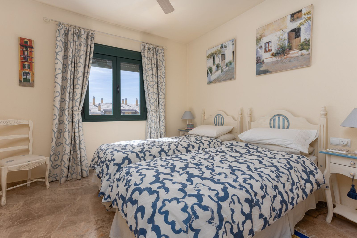 3 Bed Apartment for sale in San Pedro De Alcántara Costa Del Sol, Málaga, Spain