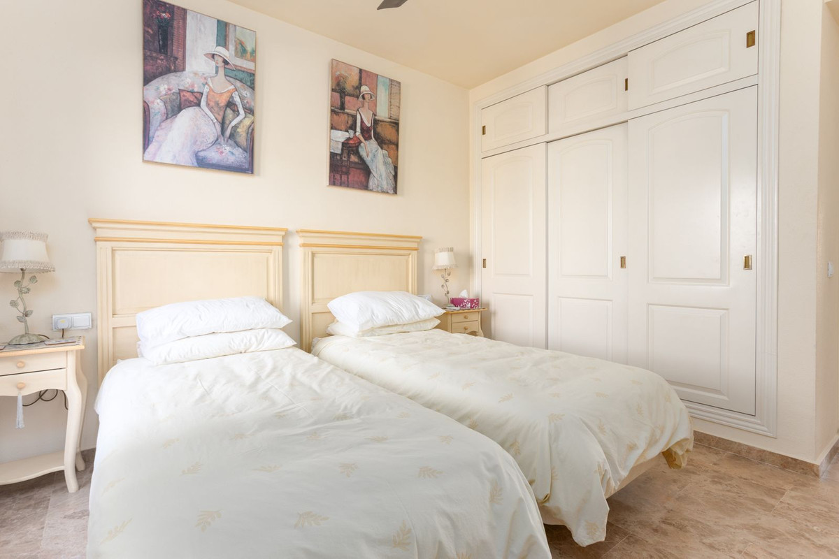 3 Bed Apartment for sale in San Pedro De Alcántara Costa Del Sol, Málaga, Spain