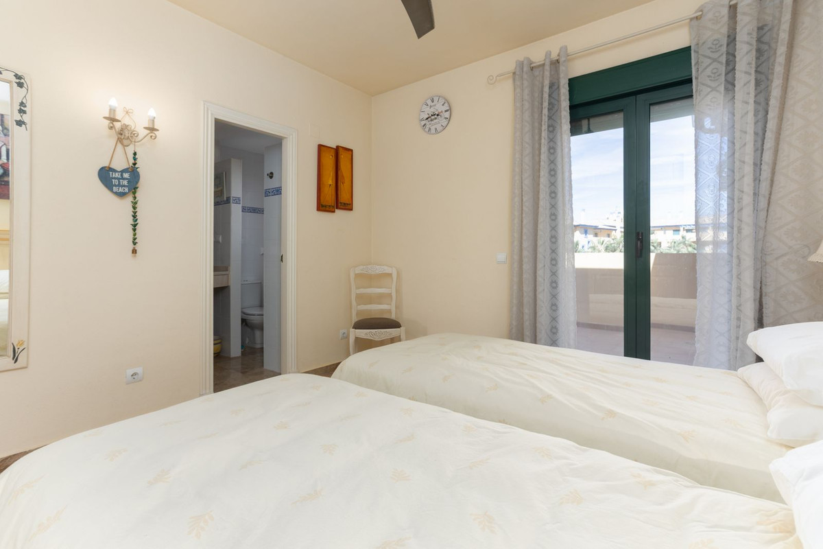 3 Bed Apartment for sale in San Pedro De Alcántara Costa Del Sol, Málaga, Spain