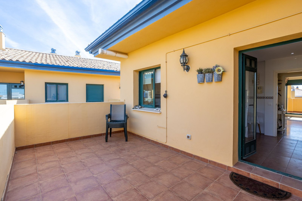 3 Bed Apartment for sale in San Pedro De Alcántara Costa Del Sol, Málaga, Spain