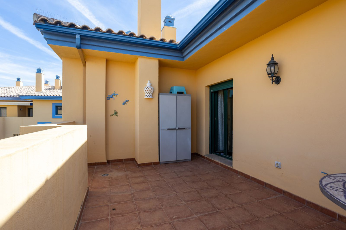 3 Bed Apartment for sale in San Pedro De Alcántara Costa Del Sol, Málaga, Spain