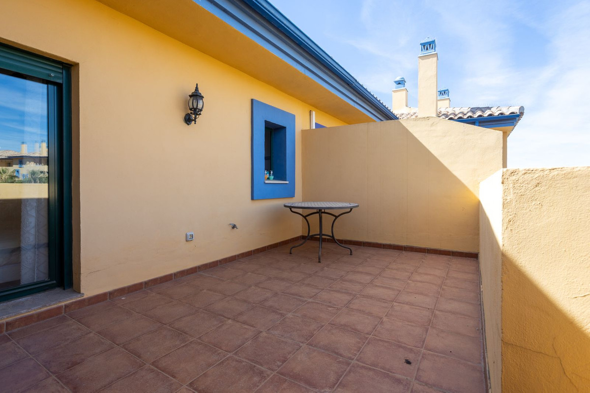 3 Bed Apartment for sale in San Pedro De Alcántara Costa Del Sol, Málaga, Spain