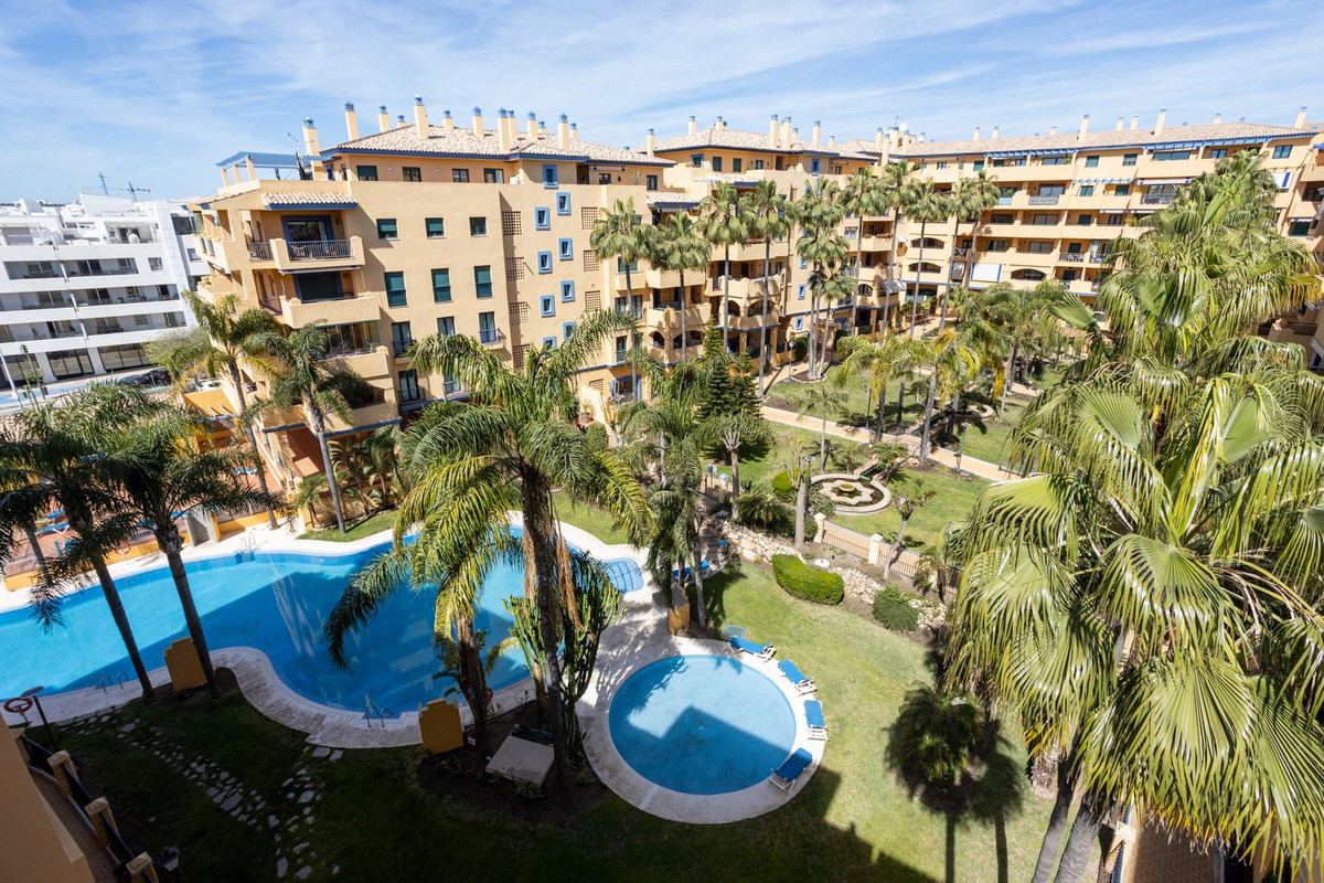 3 Bed Apartment for sale in San Pedro De Alcántara Costa Del Sol, Málaga, Spain