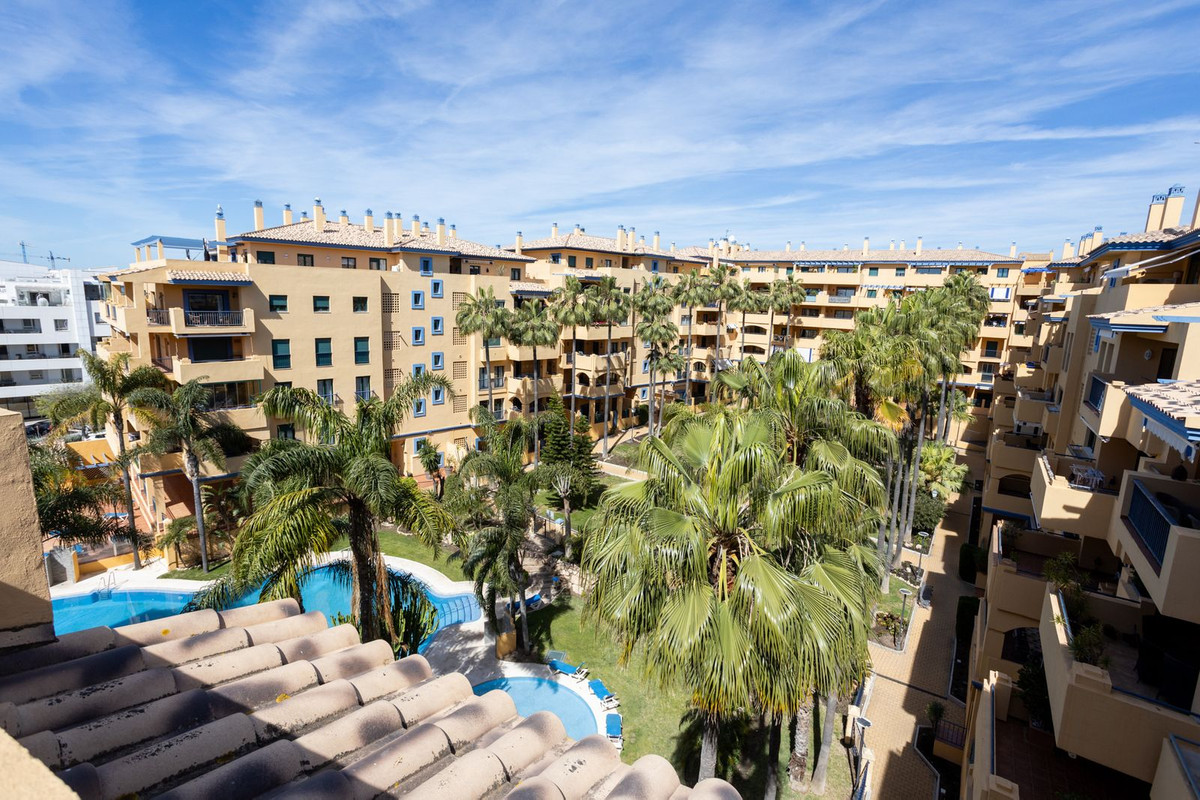 3 Bed Apartment for sale in San Pedro De Alcántara Costa Del Sol, Málaga, Spain