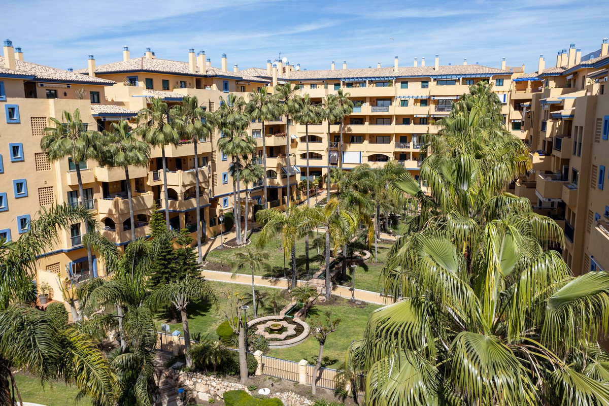 3 Bed Apartment for sale in San Pedro De Alcántara Costa Del Sol, Málaga, Spain