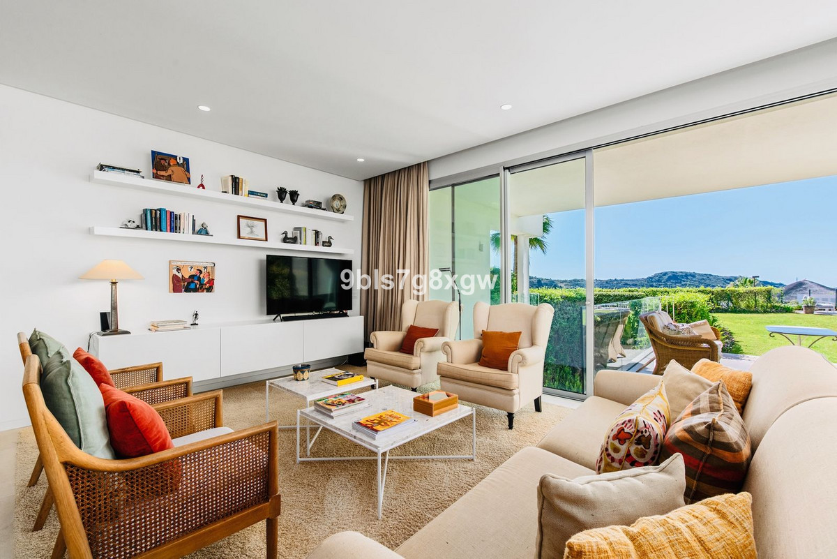 Se vende Apartamento Planta Baja de 3 dormitorios en Costa Del Sol, Málaga, España