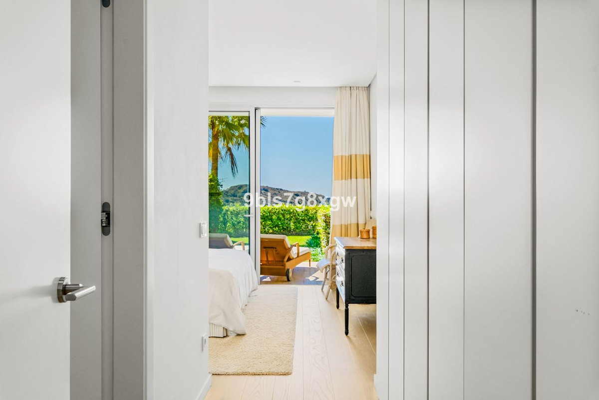 Se vende Apartamento Planta Baja de 3 dormitorios en Costa Del Sol, Málaga, España