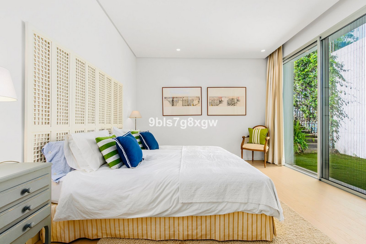 Se vende Apartamento Planta Baja de 3 dormitorios en Costa Del Sol, Málaga, España