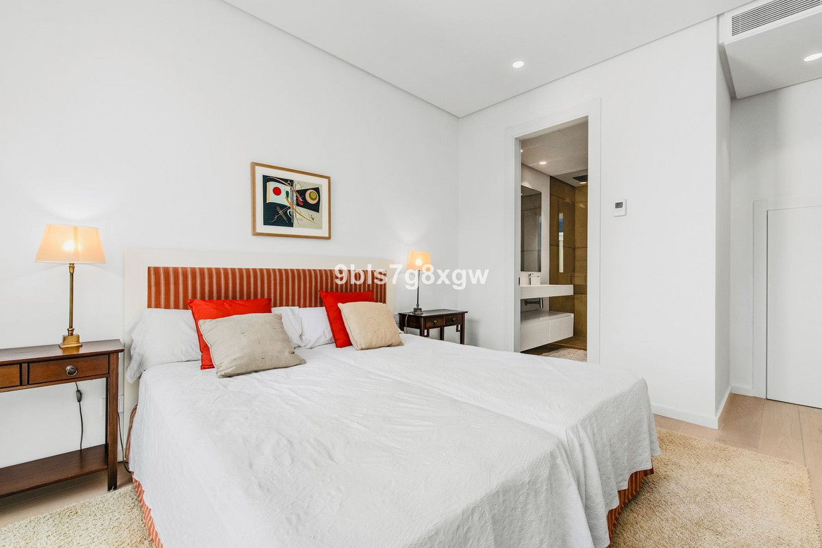Se vende Apartamento Planta Baja de 3 dormitorios en Costa Del Sol, Málaga, España