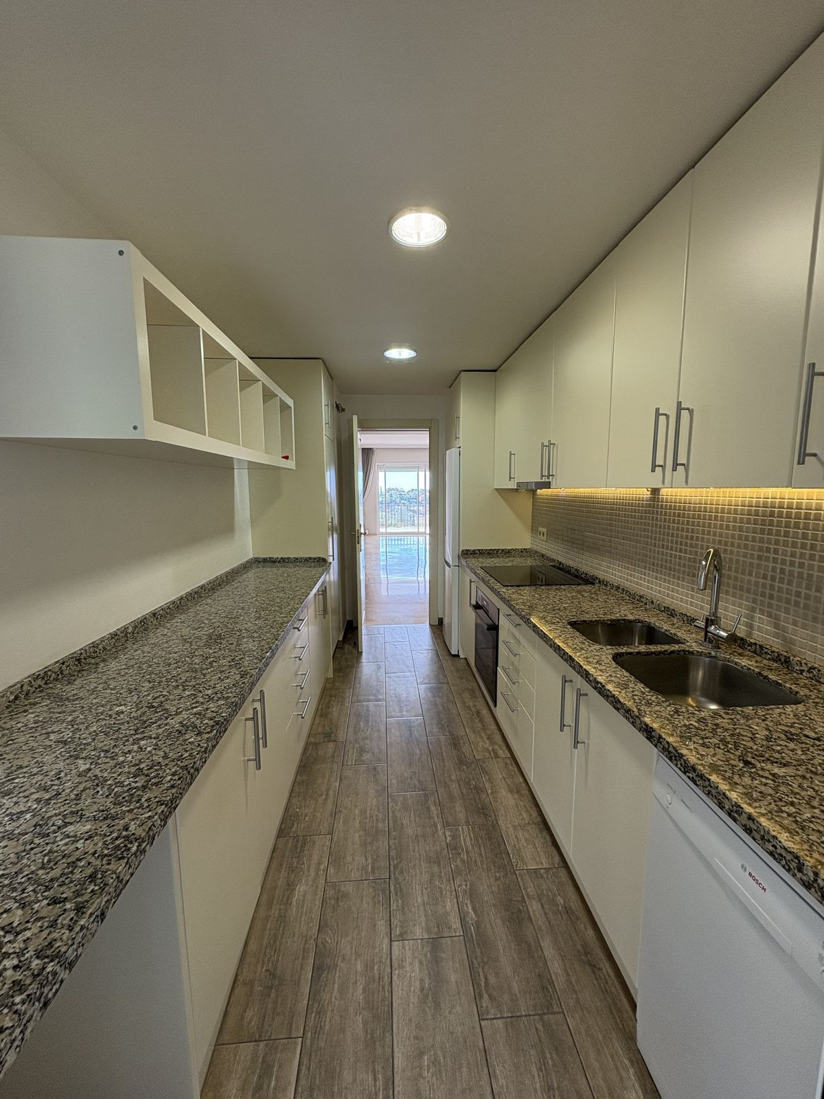 2 Bed Apartment for sale in La Quinta Costa Del Sol, Málaga, Spain
