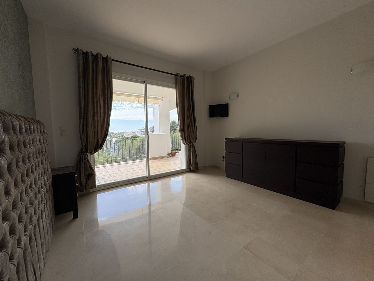 2 Bed Apartment for sale in La Quinta Costa Del Sol, Málaga, Spain