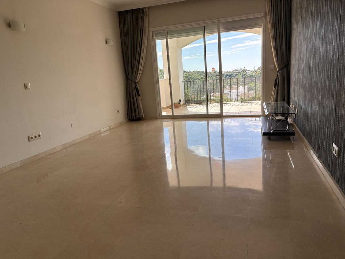 2 Bed Apartment for sale in La Quinta Costa Del Sol, Málaga, Spain