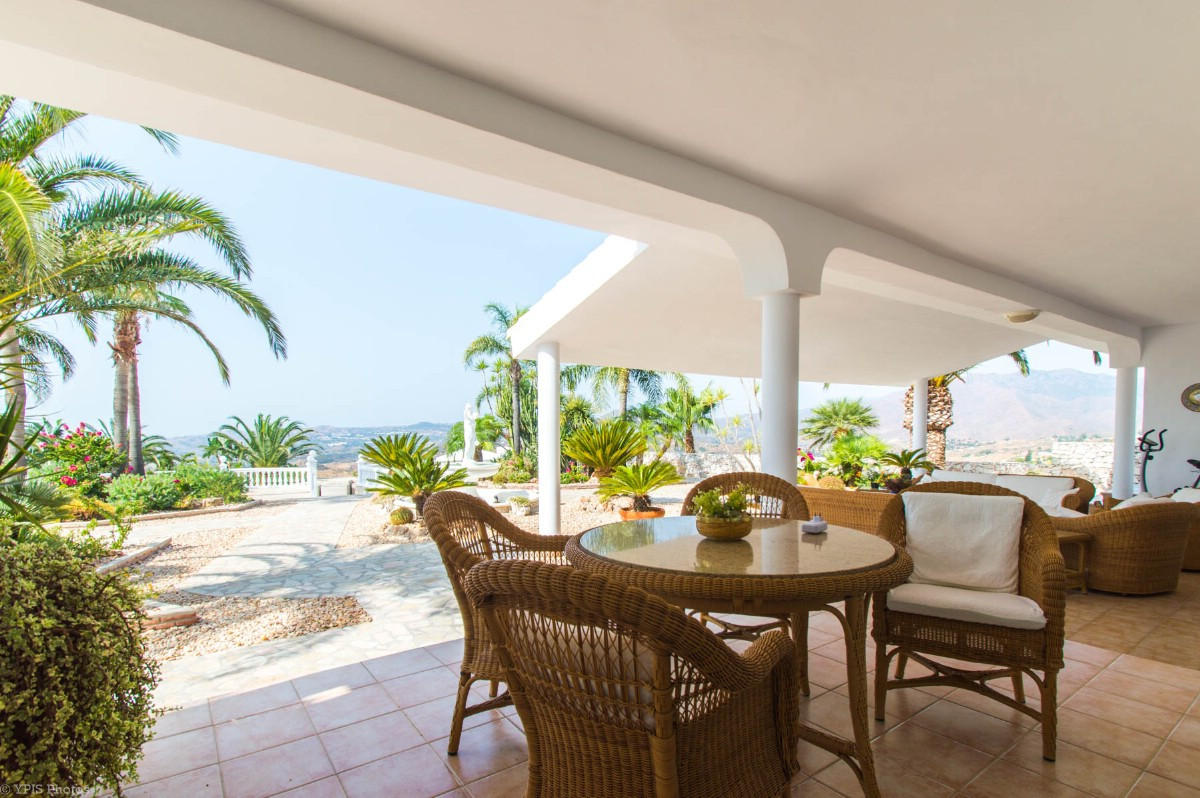 4 Bed Townhouse for sale in Valtocado Costa Del Sol, Málaga, Spain