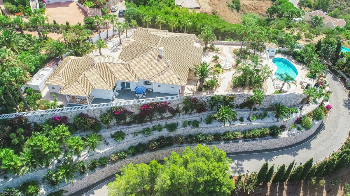 4 Bed Townhouse for sale in Valtocado Costa Del Sol, Málaga, Spain