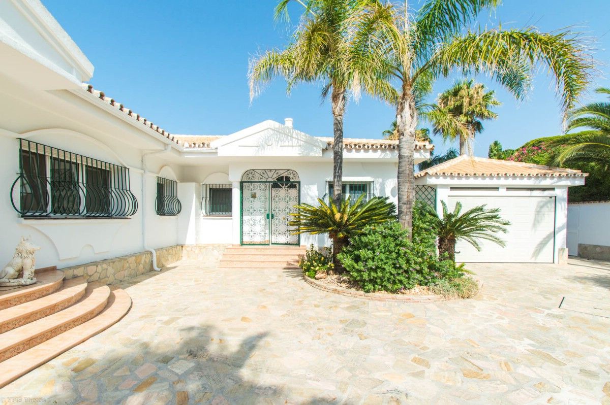 4 Bed Townhouse for sale in Valtocado Costa Del Sol, Málaga, Spain