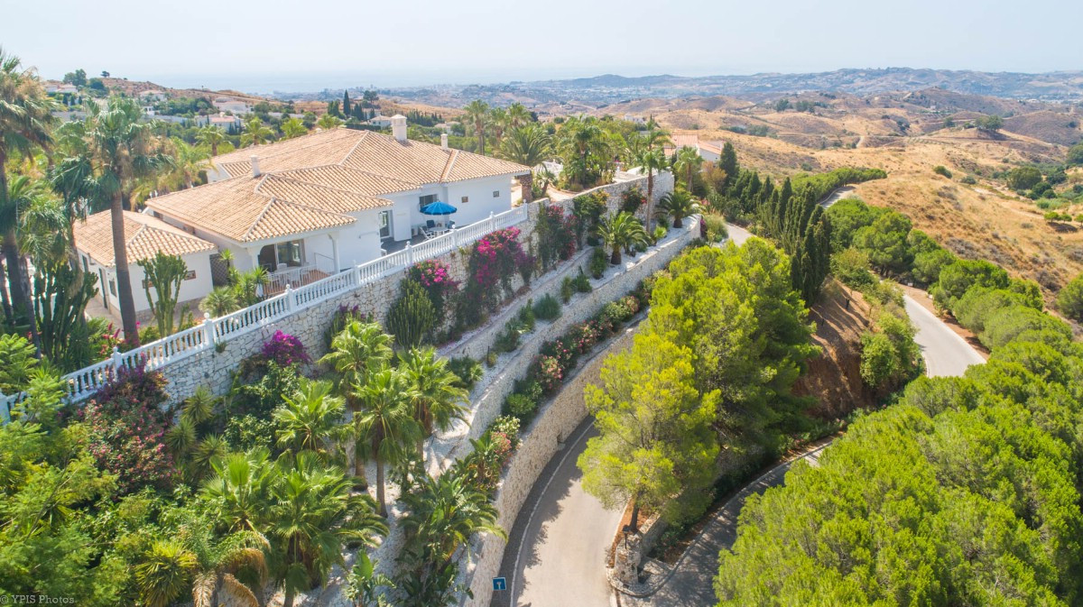 4 Bed Townhouse for sale in Valtocado Costa Del Sol, Málaga, Spain