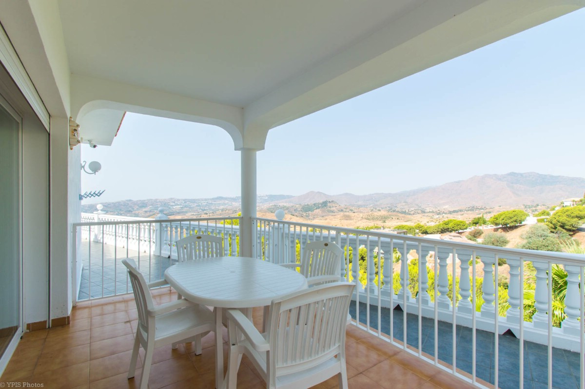 4 Bed Townhouse for sale in Valtocado Costa Del Sol, Málaga, Spain