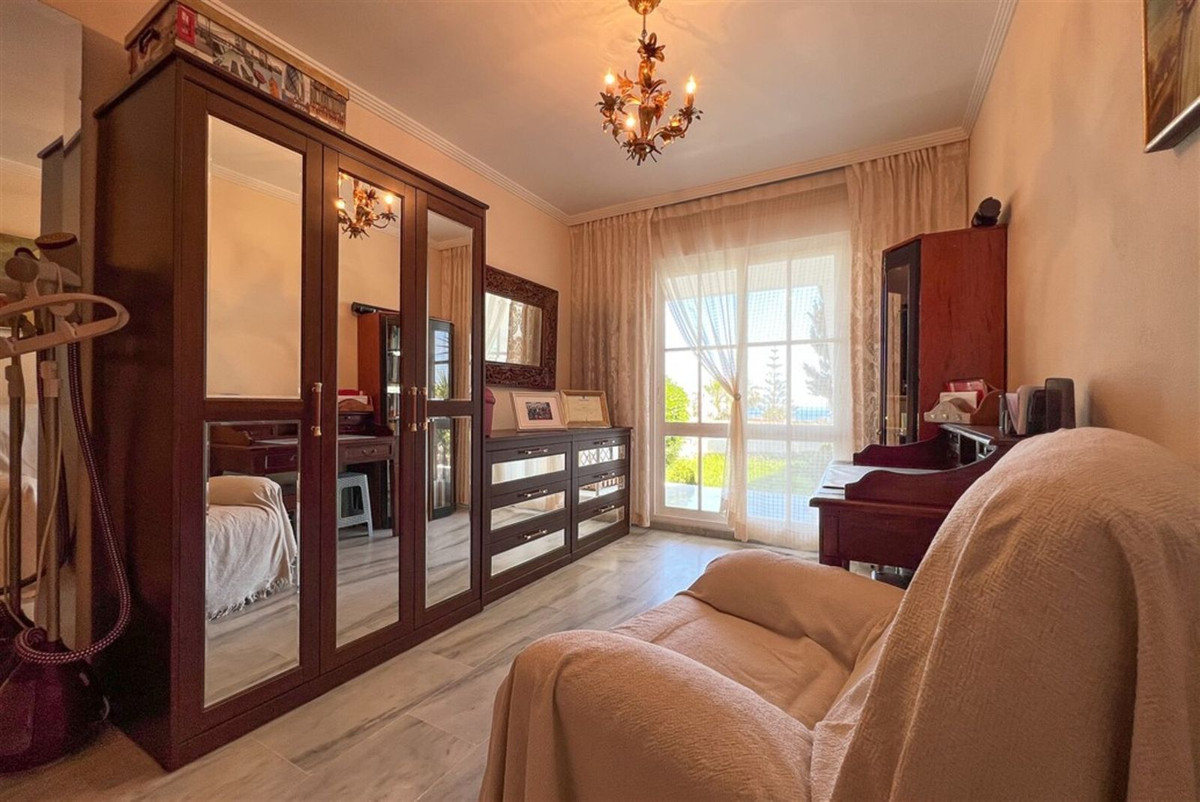 4 Bed Townhouse for sale in Calahonda Costa Del Sol, Málaga, Spain