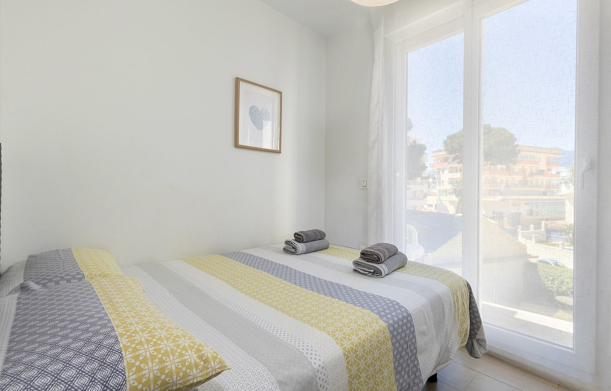 Se vende Apartamento Planta Media de 2 dormitorios en Costa Del Sol, Málaga, España