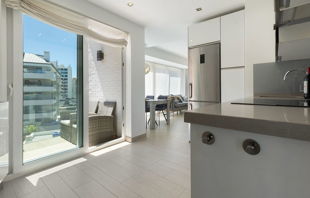 Se vende Apartamento Planta Media de 2 dormitorios en Costa Del Sol, Málaga, España
