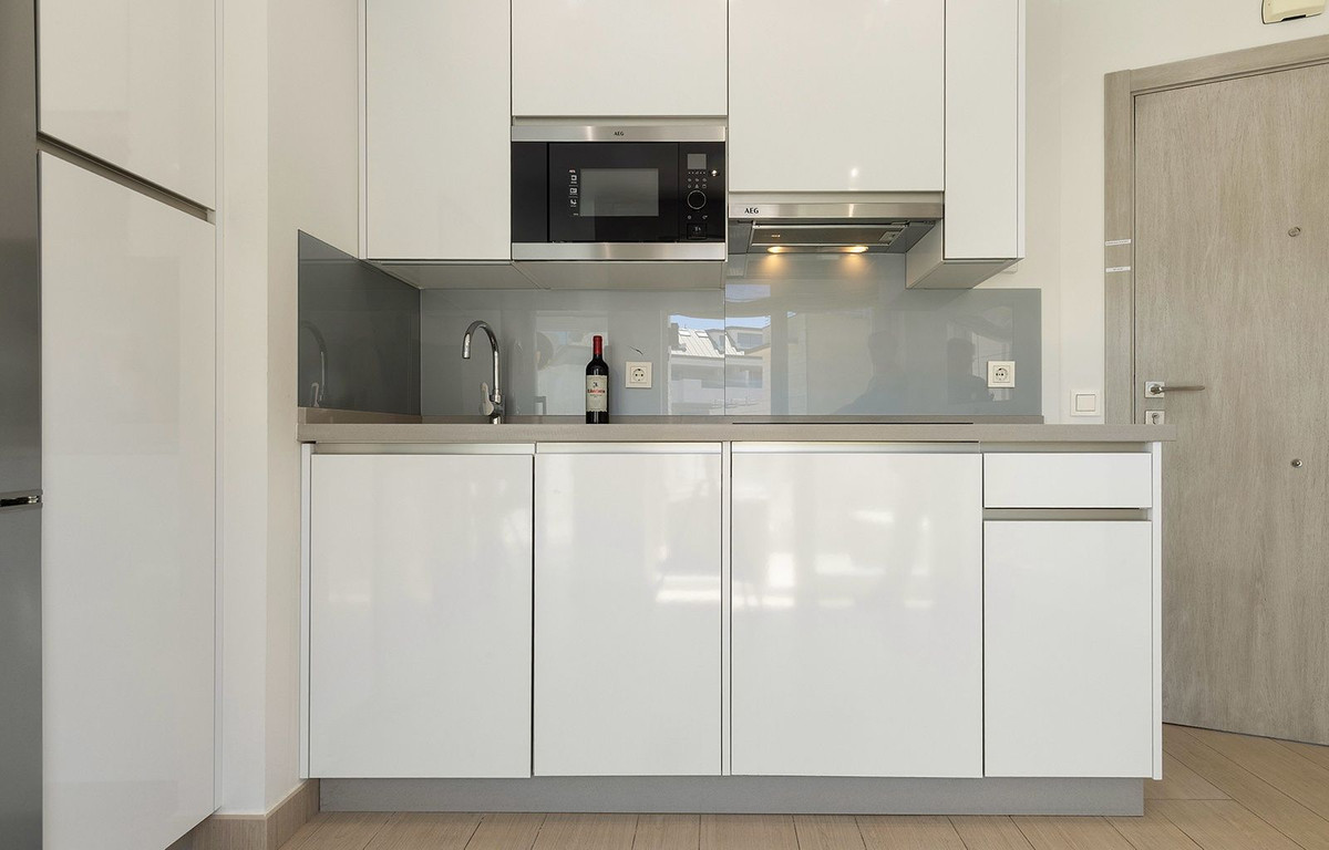 Se vende Apartamento Planta Media de 2 dormitorios en Costa Del Sol, Málaga, España