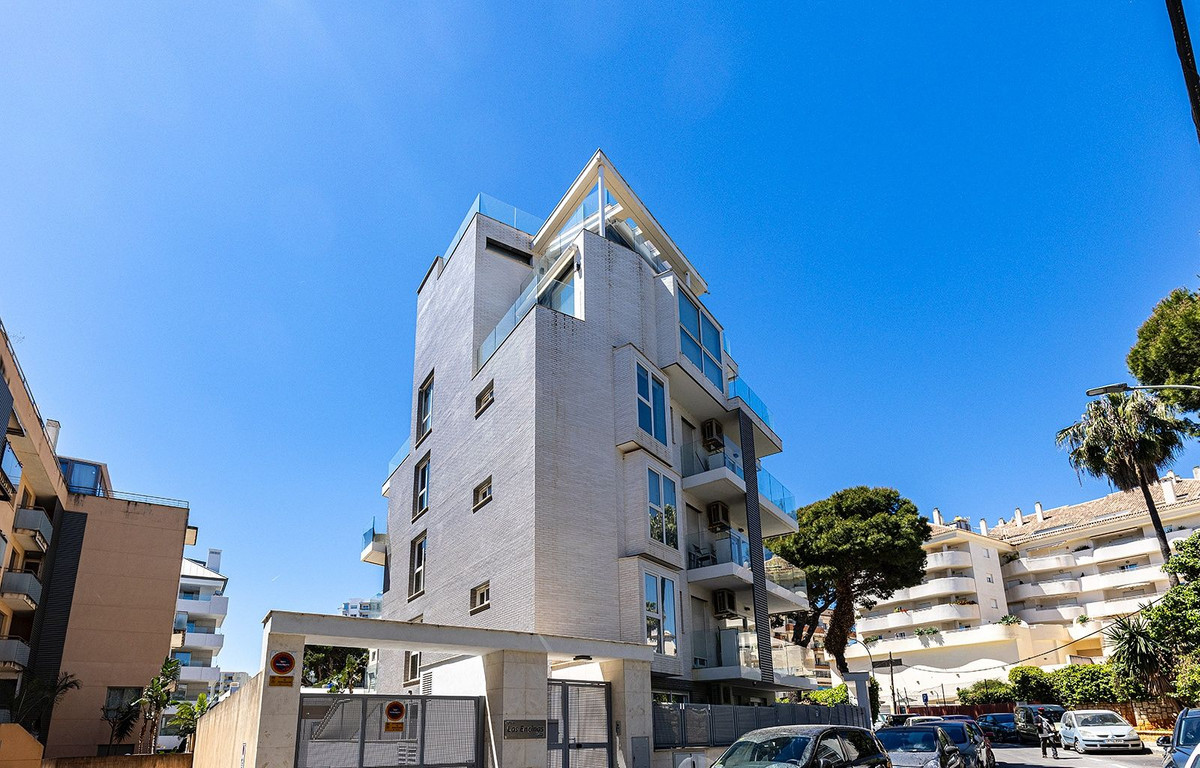 Se vende Apartamento Planta Media de 2 dormitorios en Costa Del Sol, Málaga, España