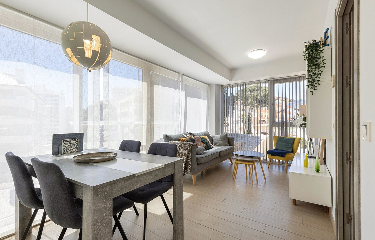 Se vende Apartamento Planta Media de 2 dormitorios en Costa Del Sol, Málaga, España