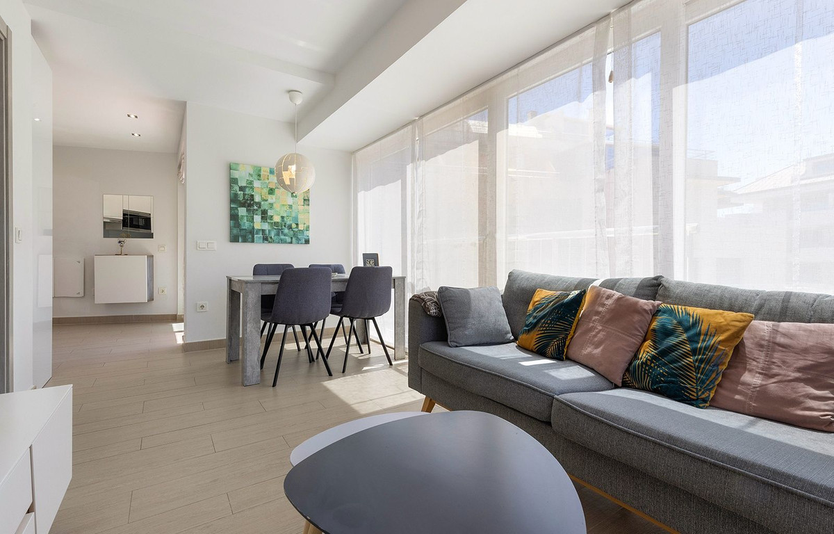 Se vende Apartamento Planta Media de 2 dormitorios en Costa Del Sol, Málaga, España
