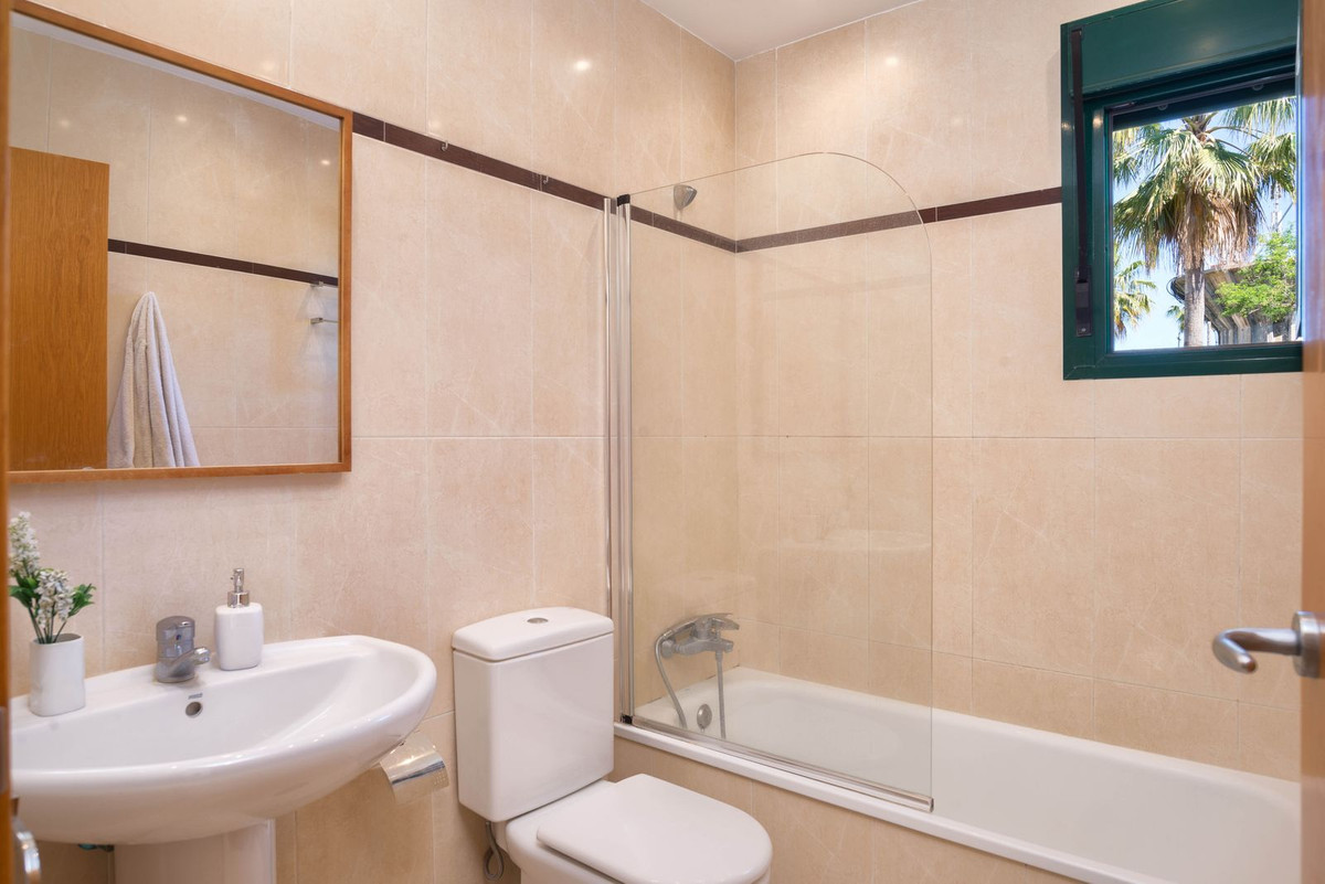 2 Bed Apartment for sale in Marbesa Costa Del Sol, Málaga, Spain