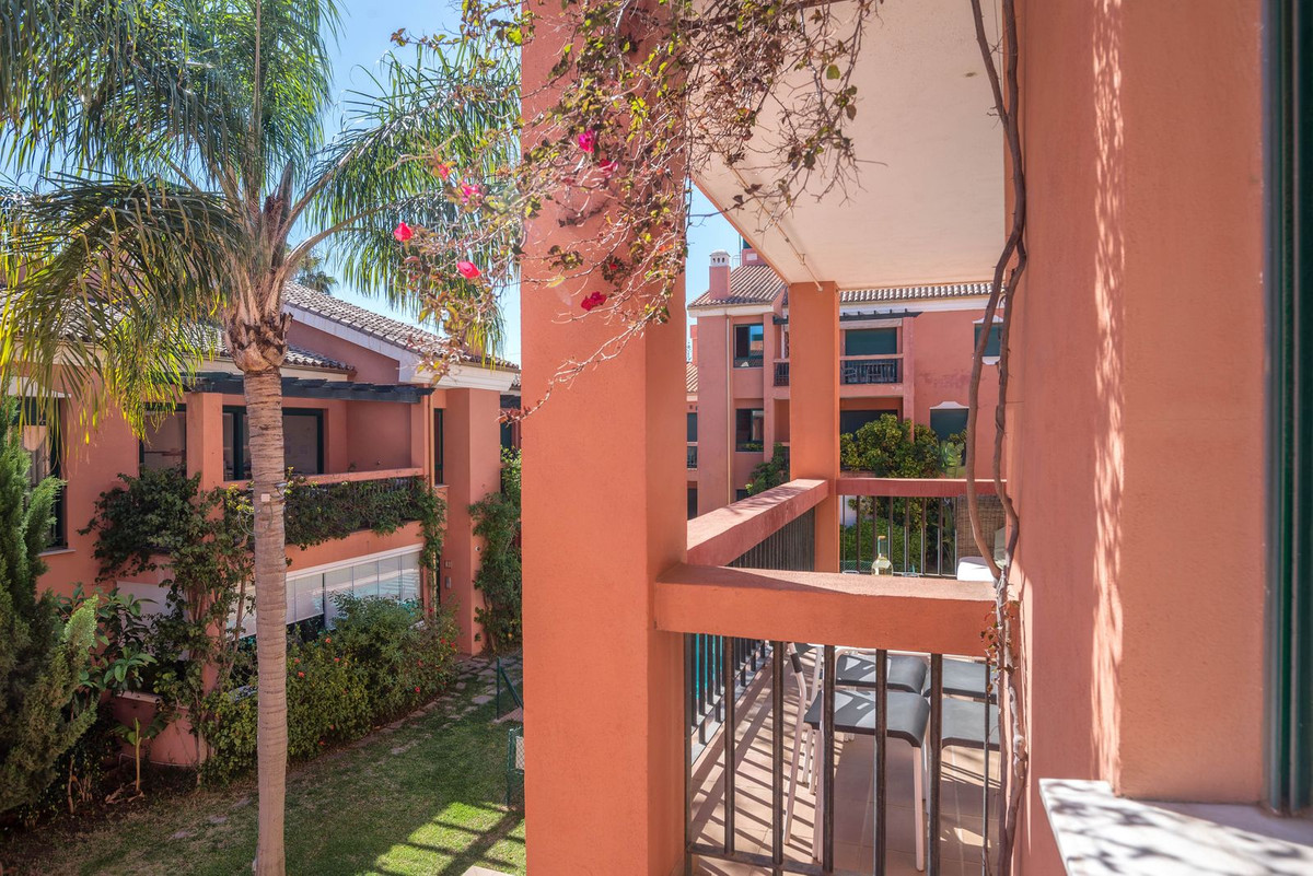 2 Bed Apartment for sale in Marbesa Costa Del Sol, Málaga, Spain
