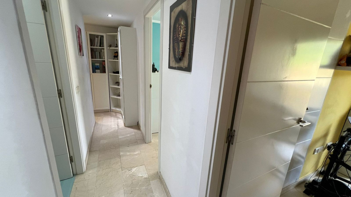 3 Bed Apartment for sale in Estepona Costa Del Sol, Málaga, Spain