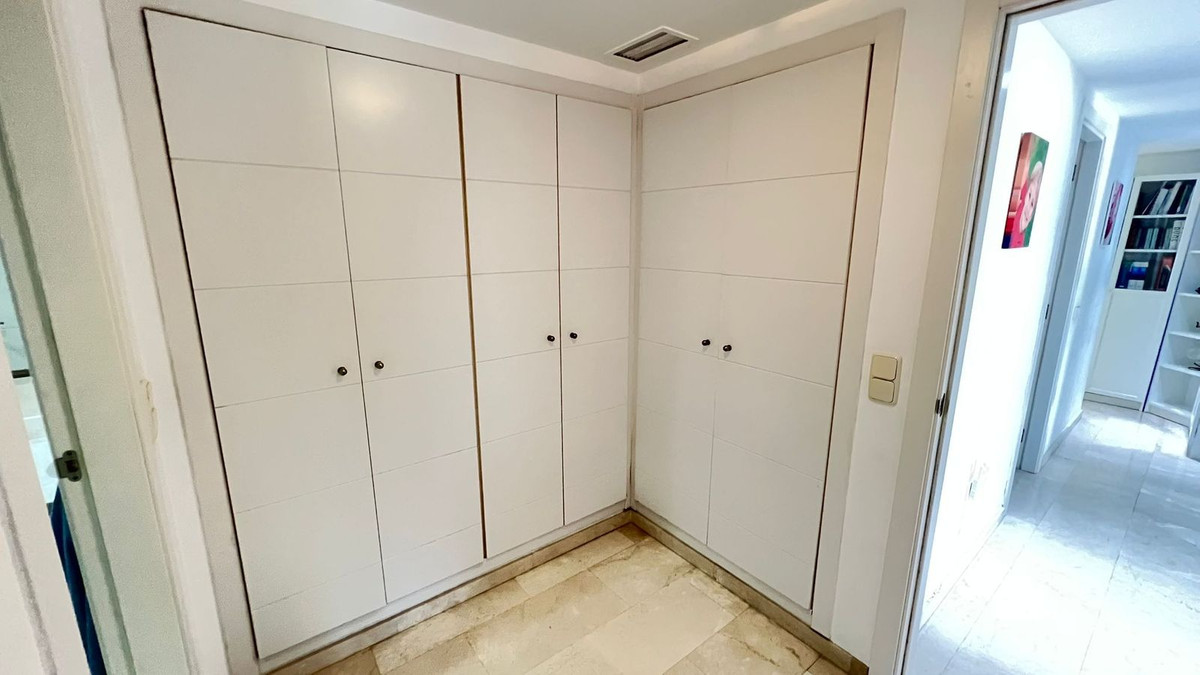 3 Bed Apartment for sale in Estepona Costa Del Sol, Málaga, Spain