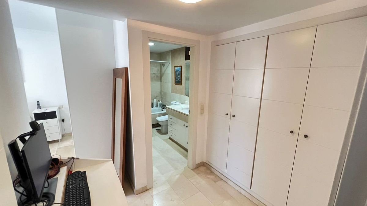 3 Bed Apartment for sale in Estepona Costa Del Sol, Málaga, Spain