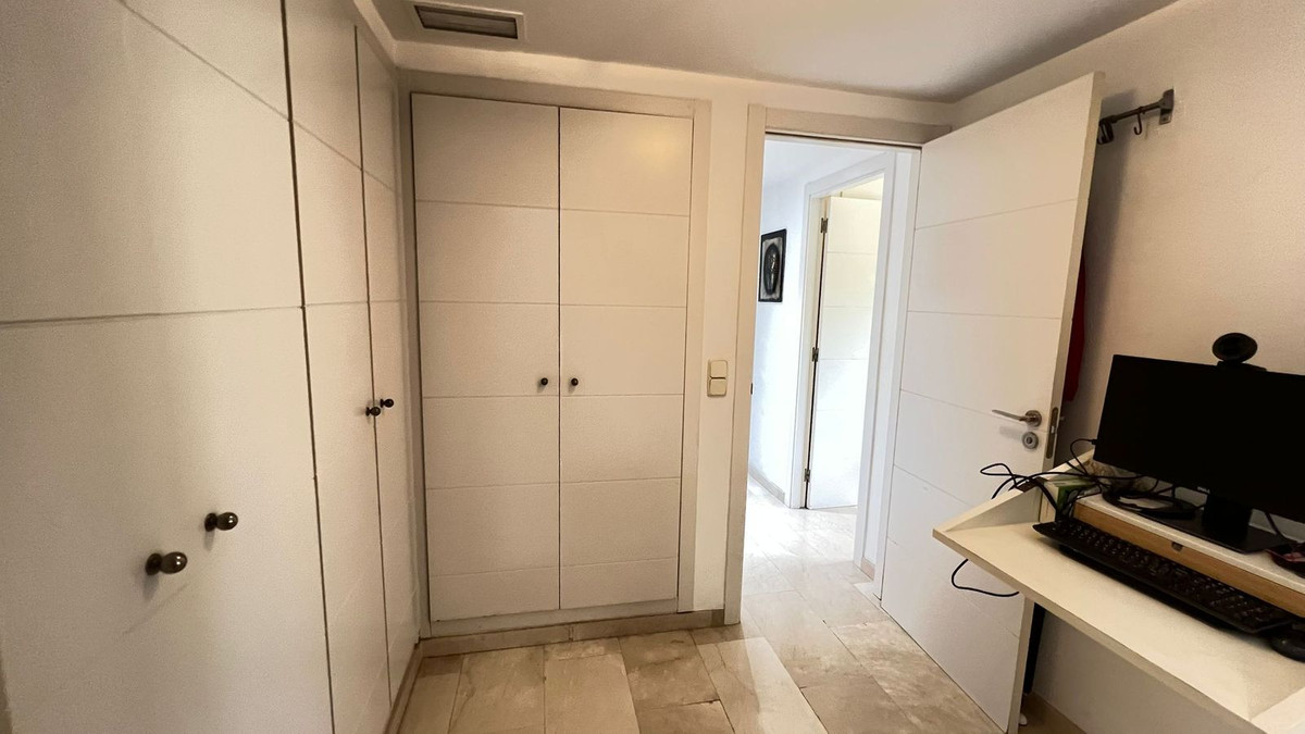 3 Bed Apartment for sale in Estepona Costa Del Sol, Málaga, Spain