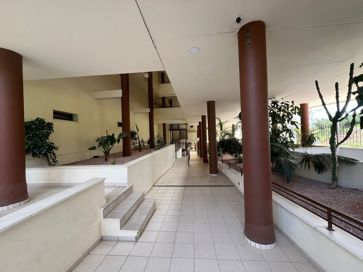 3 Bed Apartment for sale in Estepona Costa Del Sol, Málaga, Spain