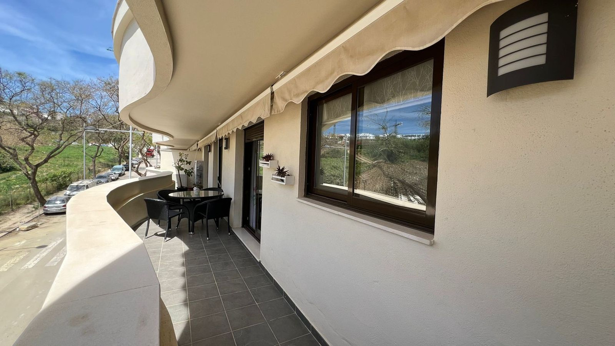 3 Bed Apartment for sale in Estepona Costa Del Sol, Málaga, Spain
