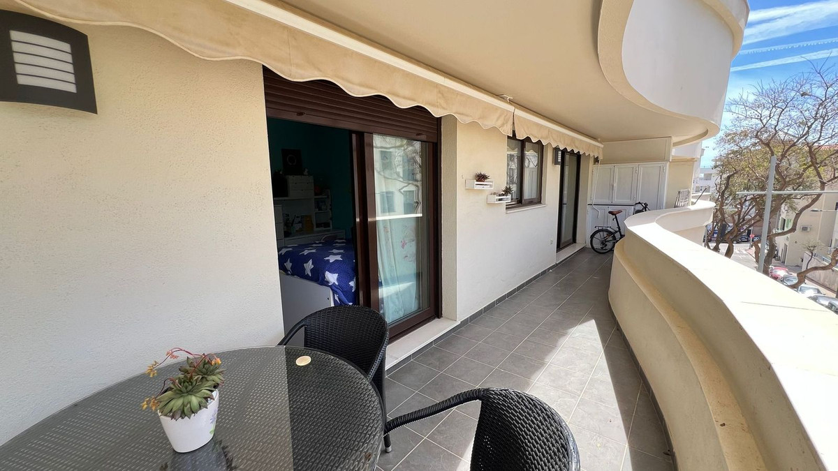 3 Bed Apartment for sale in Estepona Costa Del Sol, Málaga, Spain
