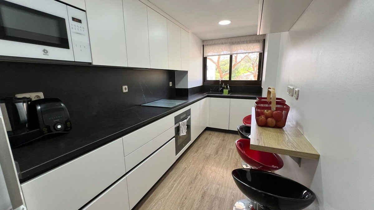 3 Bed Apartment for sale in Estepona Costa Del Sol, Málaga, Spain