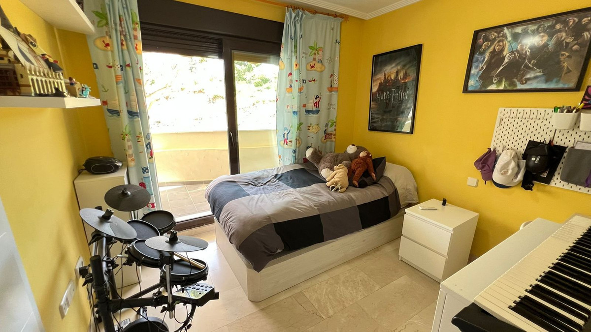3 Bed Apartment for sale in Estepona Costa Del Sol, Málaga, Spain