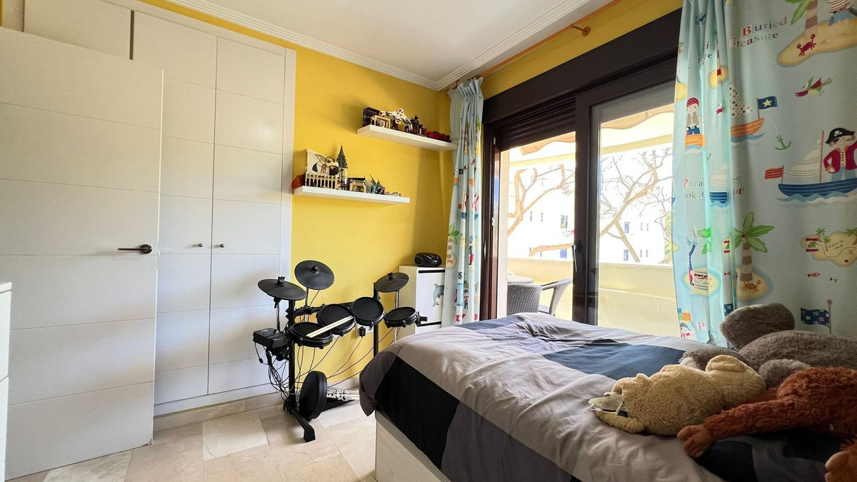 3 Bed Apartment for sale in Estepona Costa Del Sol, Málaga, Spain