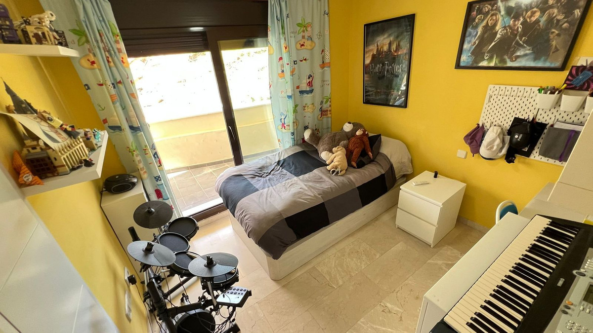 3 Bed Apartment for sale in Estepona Costa Del Sol, Málaga, Spain