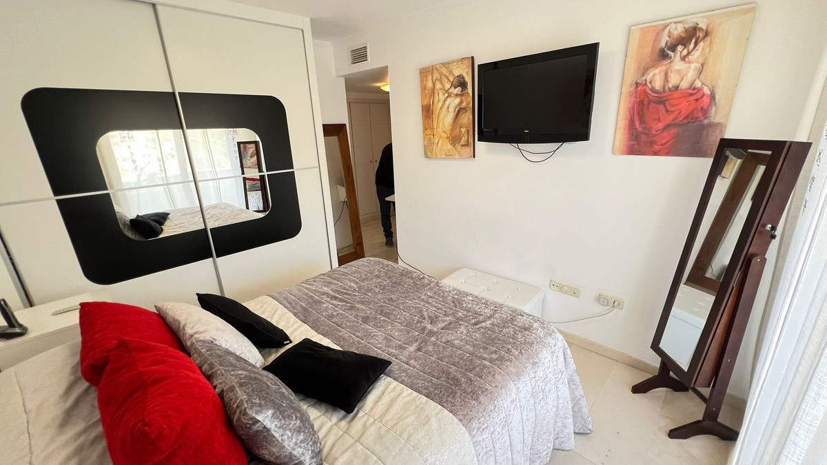 3 Bed Apartment for sale in Estepona Costa Del Sol, Málaga, Spain