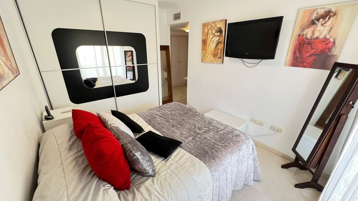 3 Bed Apartment for sale in Estepona Costa Del Sol, Málaga, Spain