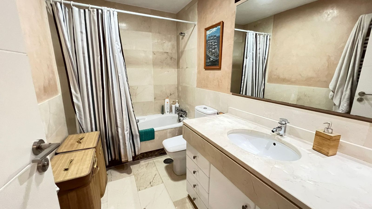3 Bed Apartment for sale in Estepona Costa Del Sol, Málaga, Spain