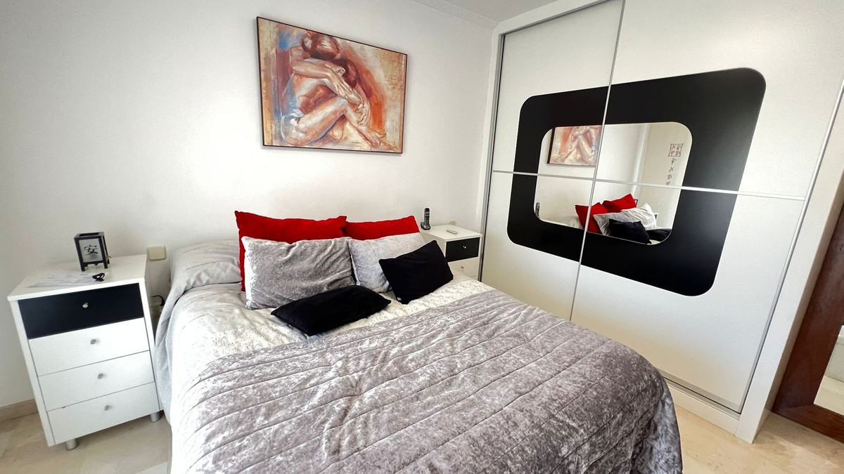 3 Bed Apartment for sale in Estepona Costa Del Sol, Málaga, Spain