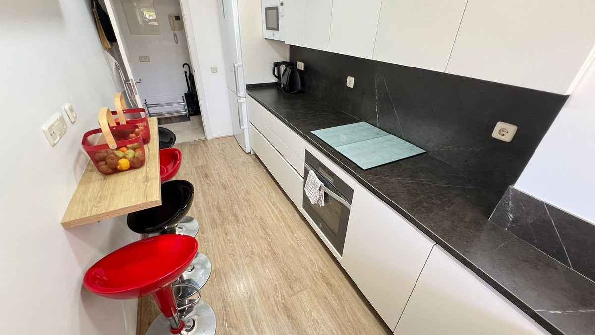 3 Bed Apartment for sale in Estepona Costa Del Sol, Málaga, Spain