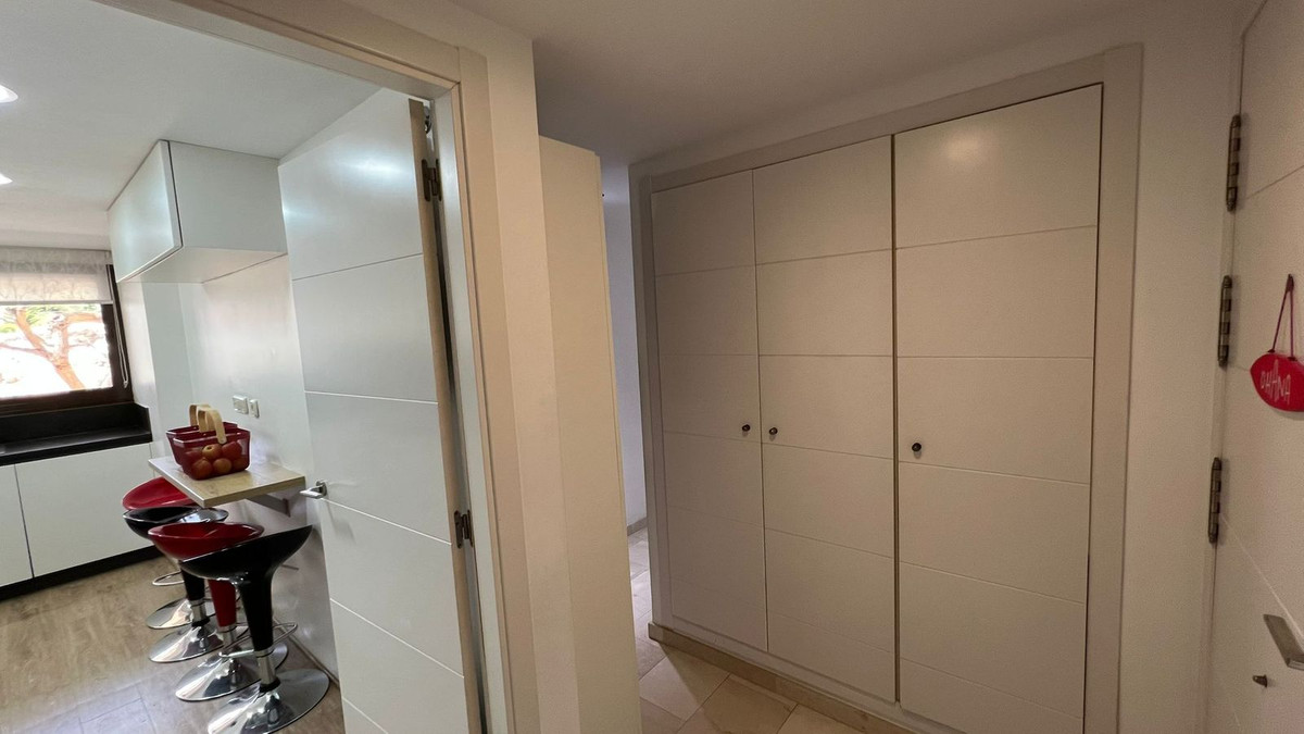 3 Bed Apartment for sale in Estepona Costa Del Sol, Málaga, Spain